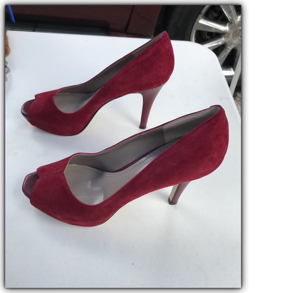 Nine West  Bonfire Medium Red High Heels. - Picture 2 of 5